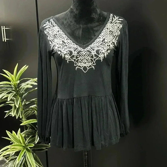 Emily Danielles Embroidered V-neck,peplum, crisscross V-back long sleeve top - Picture 1 of 12